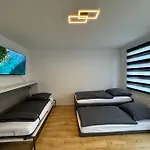 Grosse Mit Xxl-balkon In Mitte Lejlighed
