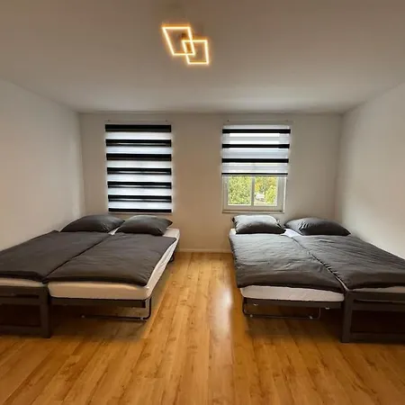 Grosse Mit Xxl-balkon In Mitte