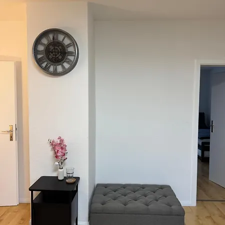 Grosse Mit Xxl-balkon In Mitte *