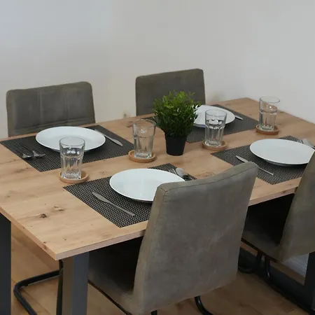 Grosse Mit Xxl-balkon In Mitte *