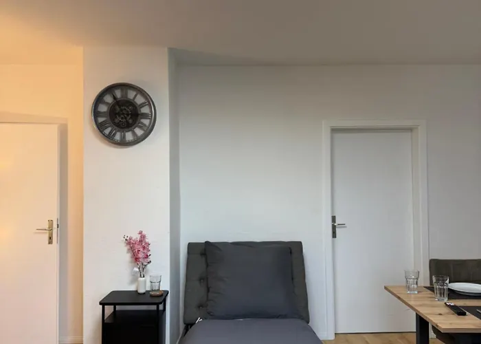 Große Mit Xxl-balkon In Mitte * Schwerin (Mecklenburg-Vorpommern)